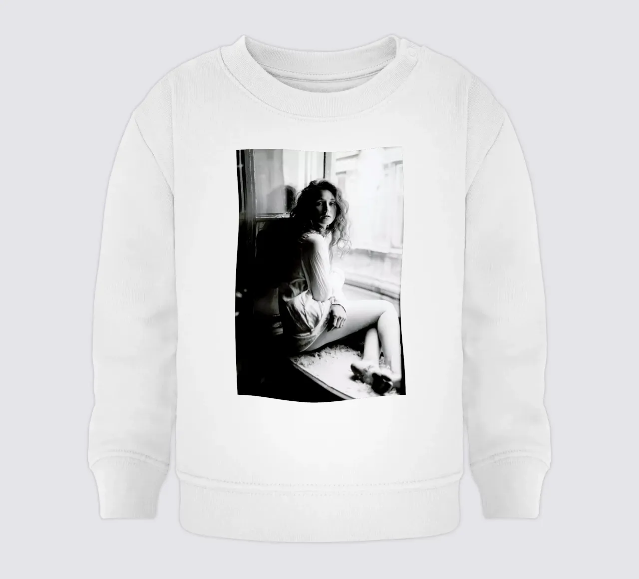 Watching from the Window felpa neonato da Runway Collective