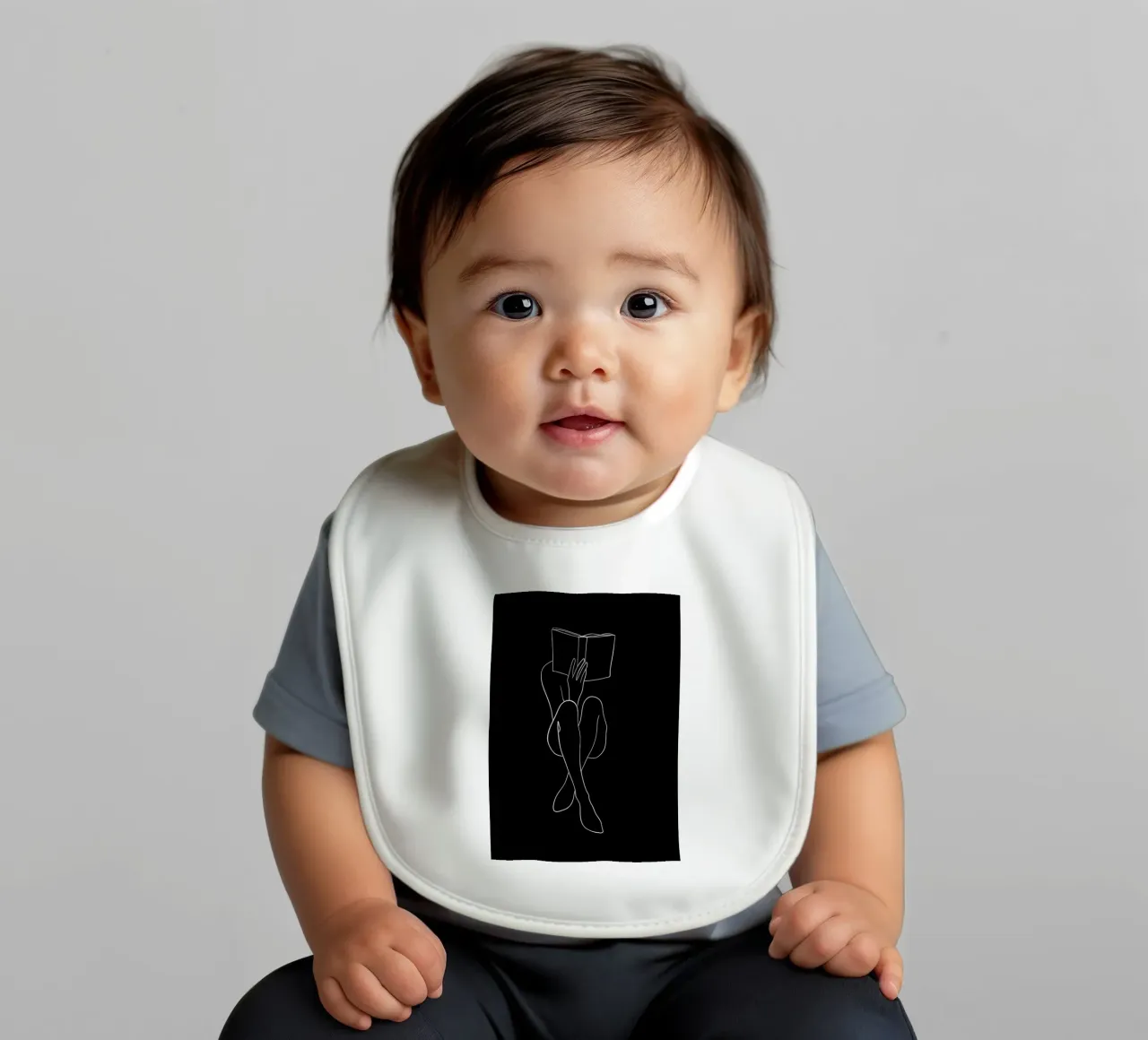 Reading bavaglino da Aiden Garcia