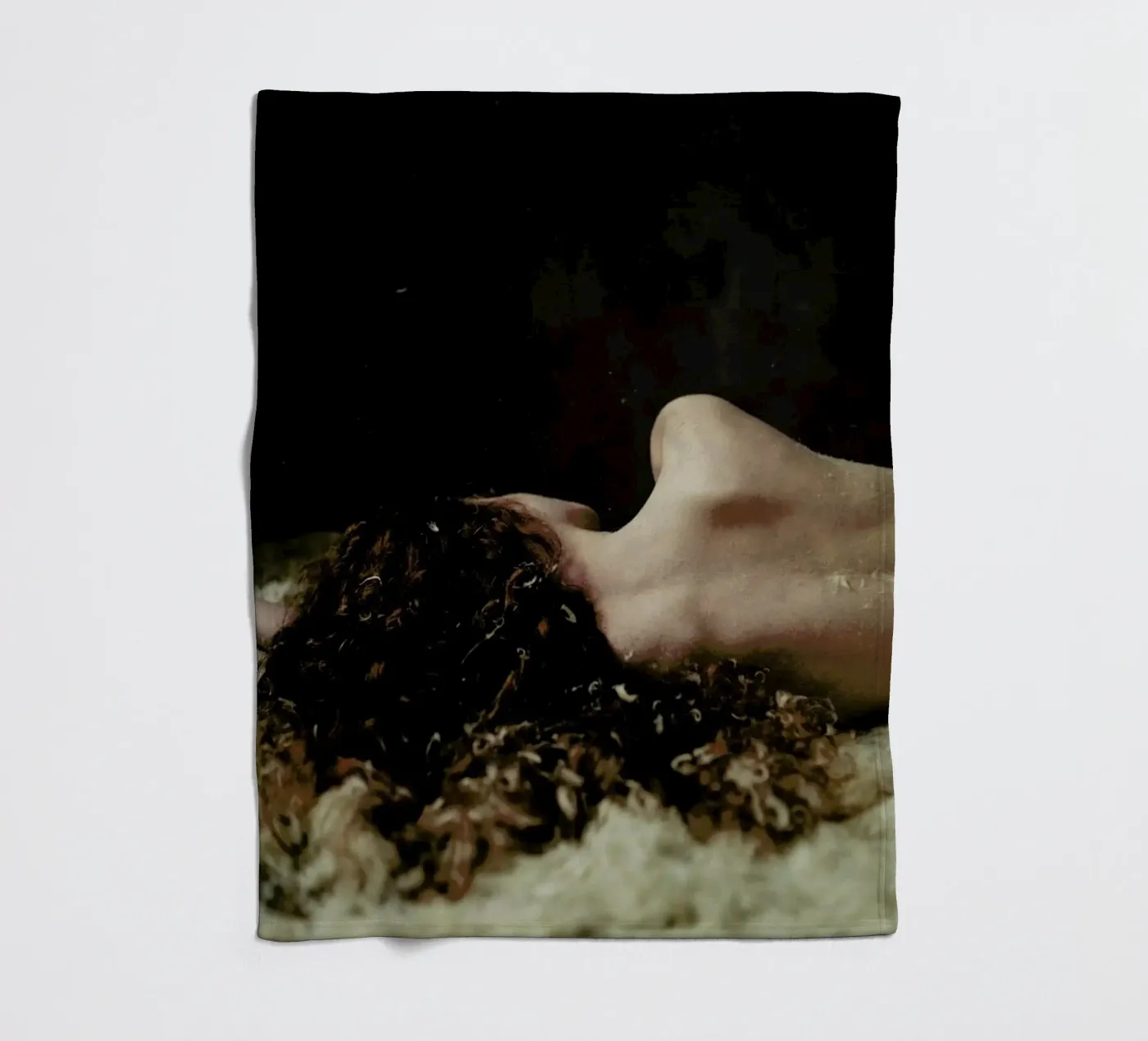 Curls Fleecedecke von Runway Collective