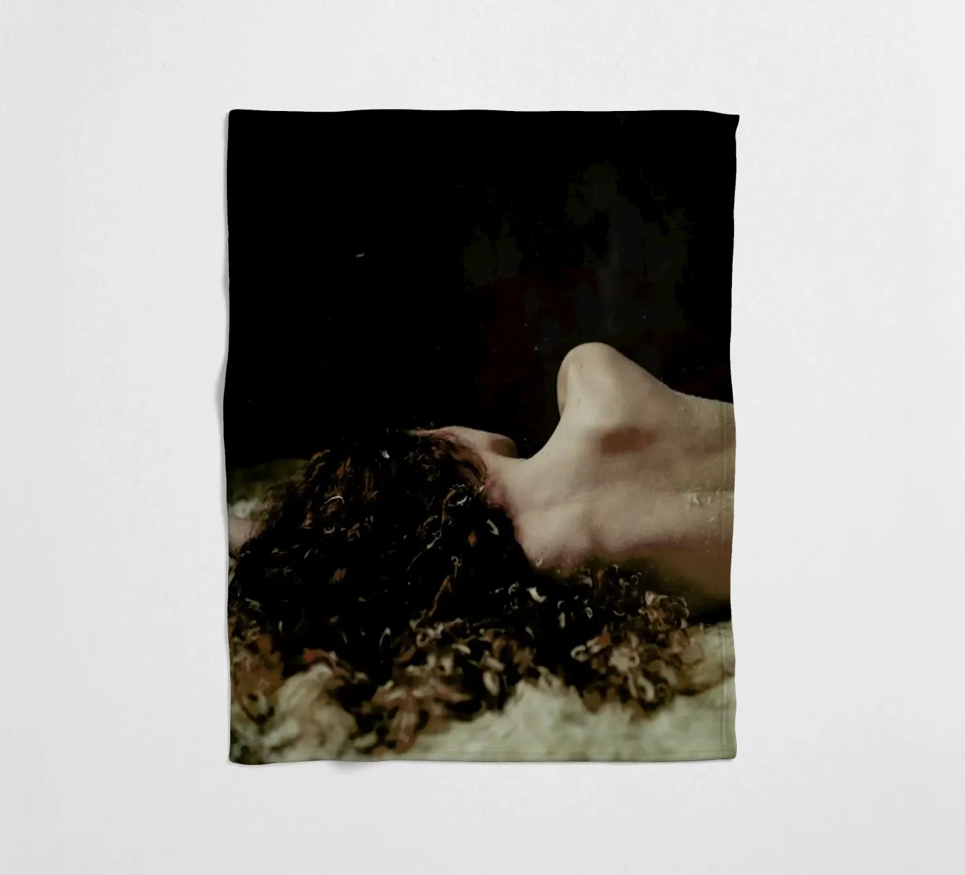 Curls Fleecedecke von Runway Collective