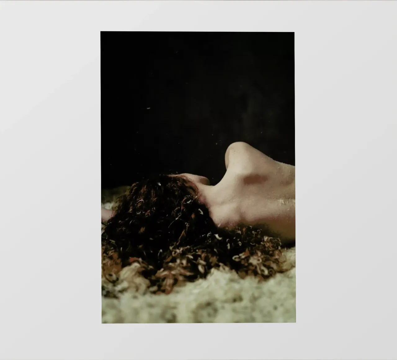 Curls pellicola backlit da Runway Collective