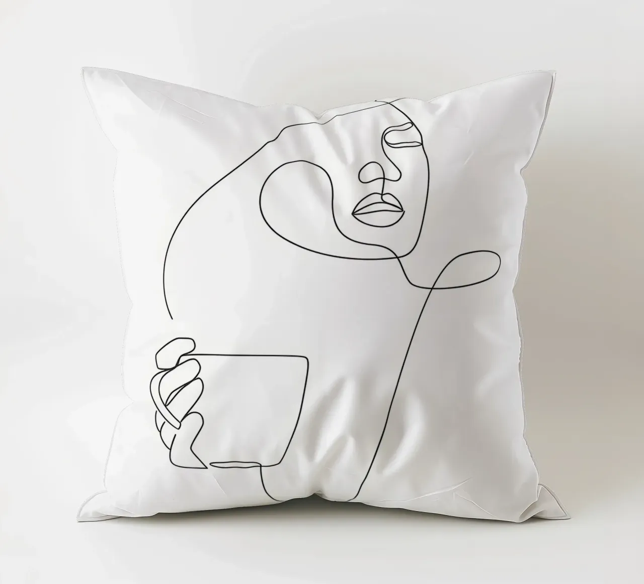 Donna con tazza di caffè in mano cuscino da Aiden Garcia