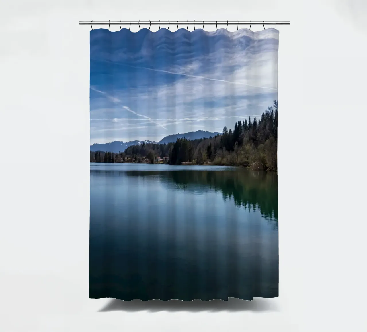 Il lago artificiale dell'Isar a Tölz in primavera tenda da doccia da 5ecken
