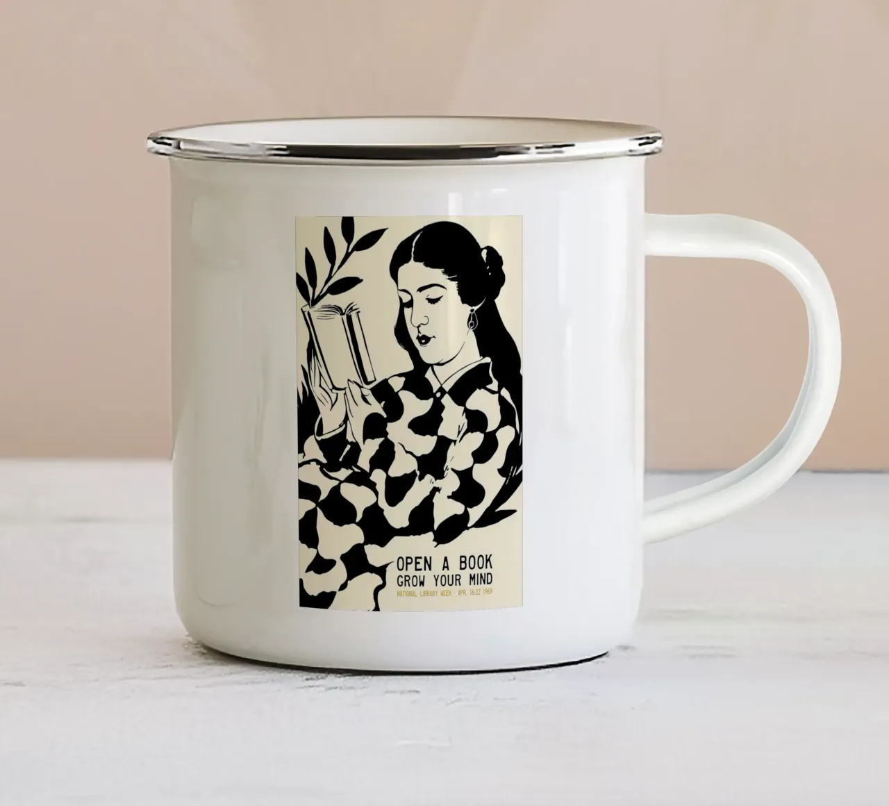 Biblioteca Vintager tazza in smalto da Aiden Garcia
