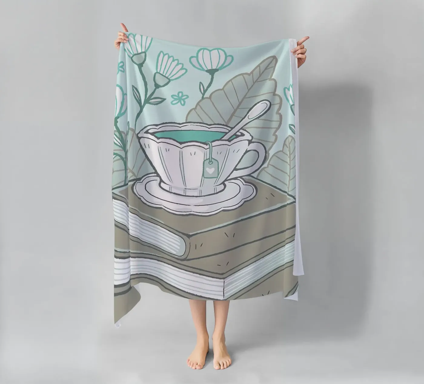 Books And Tea Strandtuch von Aiden Garcia