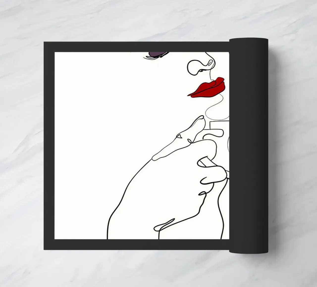 Donna con tazza di caffè in mano zerbino da Aiden Garcia