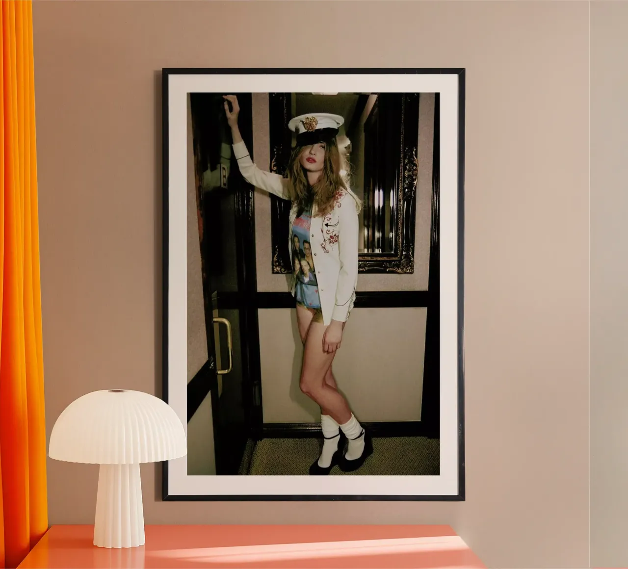 Gramercy isn't a hotel poster con telaio in plastica da Aysha Banos