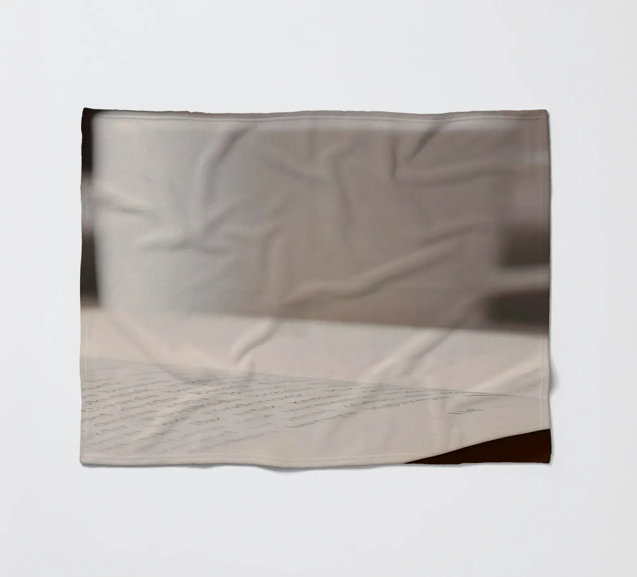 Caffè con libro coperta in pile da Aiden Garcia