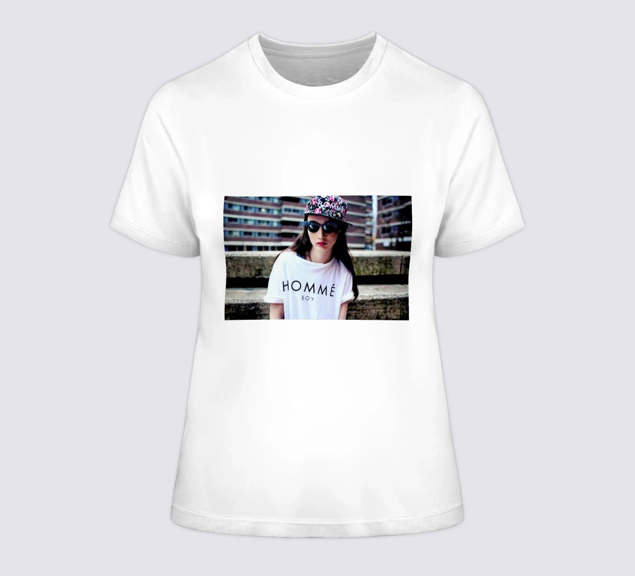 Homme Boy Frauen T-Shirt von Aysha Banos