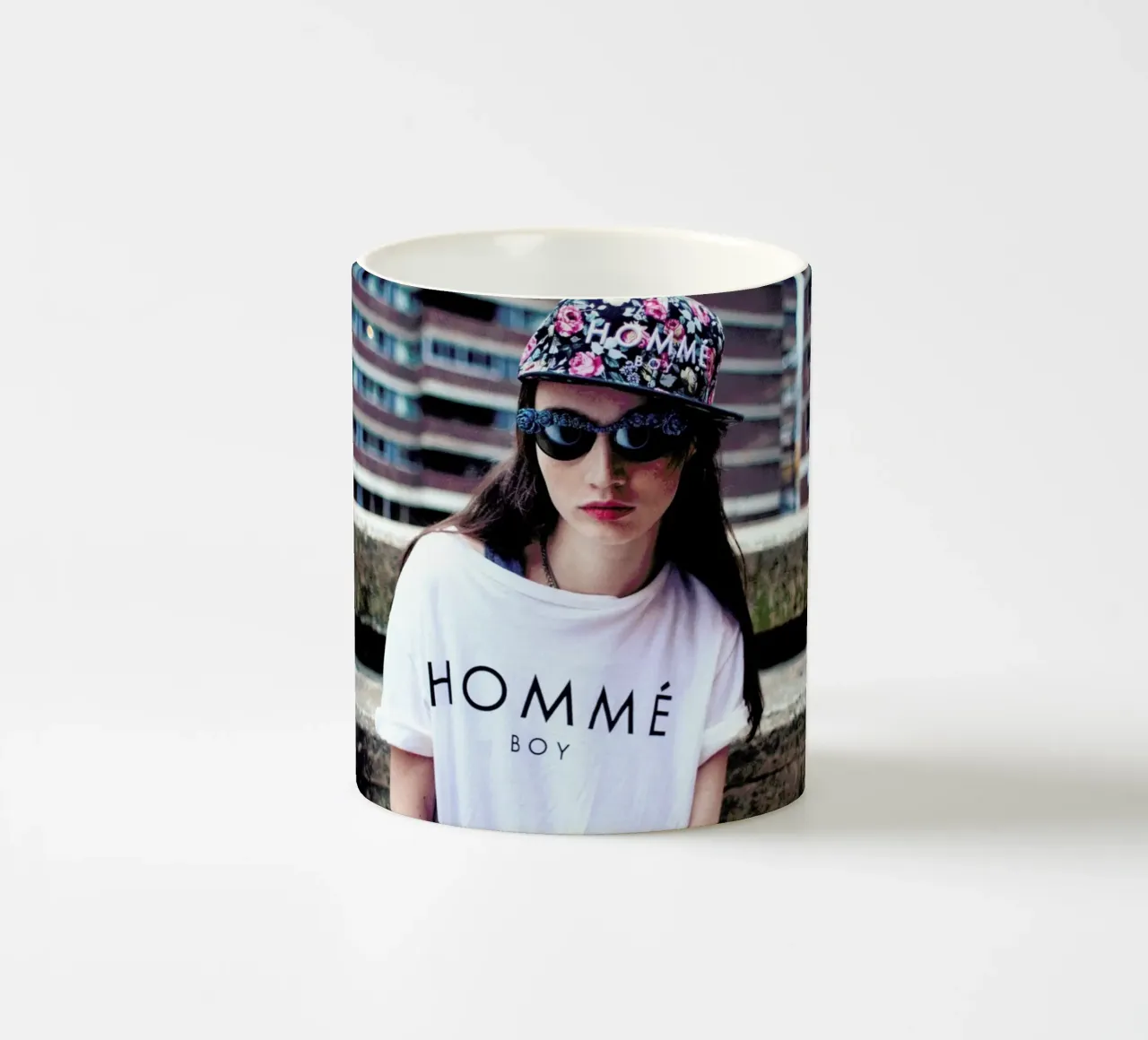 Homme Boy tazza in ceramica da Aysha Banos