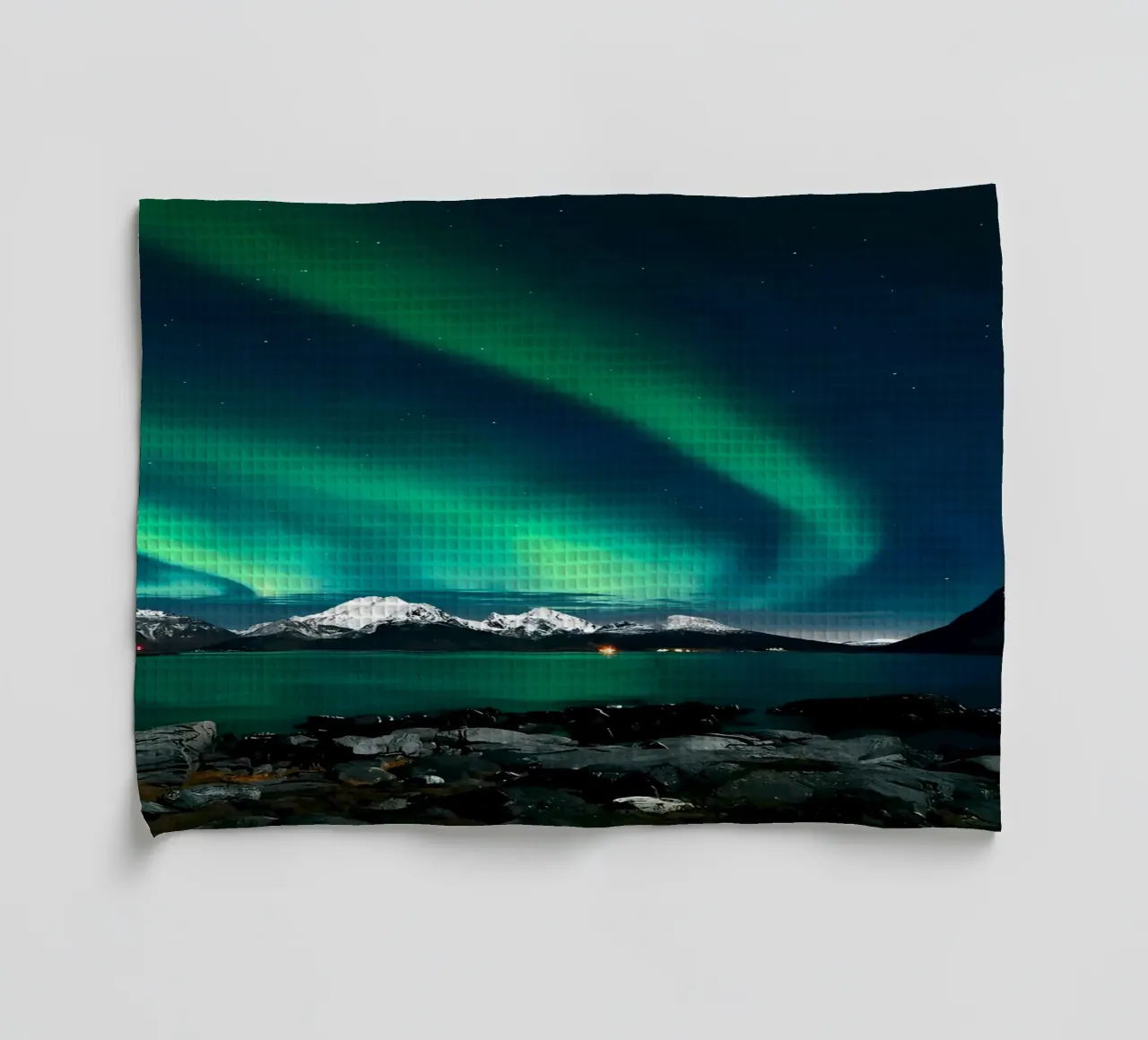 L'aurora boreale sulle montagne canovaccio da cucina da Matthew Katz