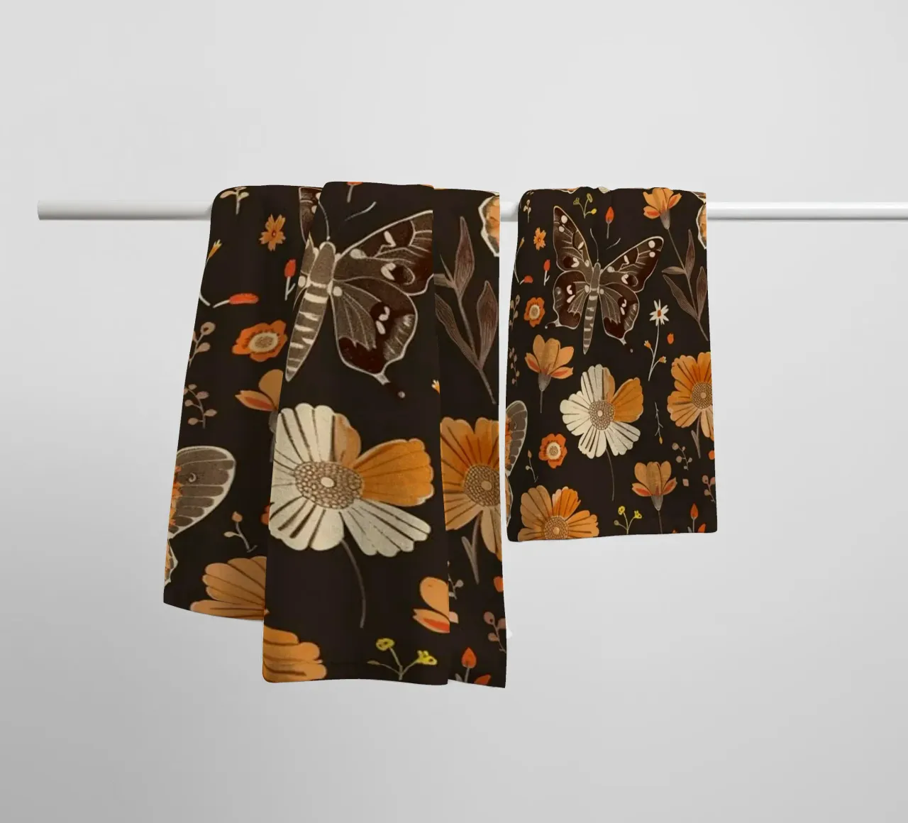 Vintage Retro Butterflies and Moths asciugamano da bagno da Sunflower Soul Studio