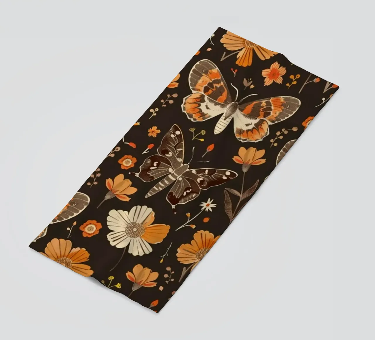 Vintage Retro Butterflies and Moths telo mare da Sunflower Soul Studio