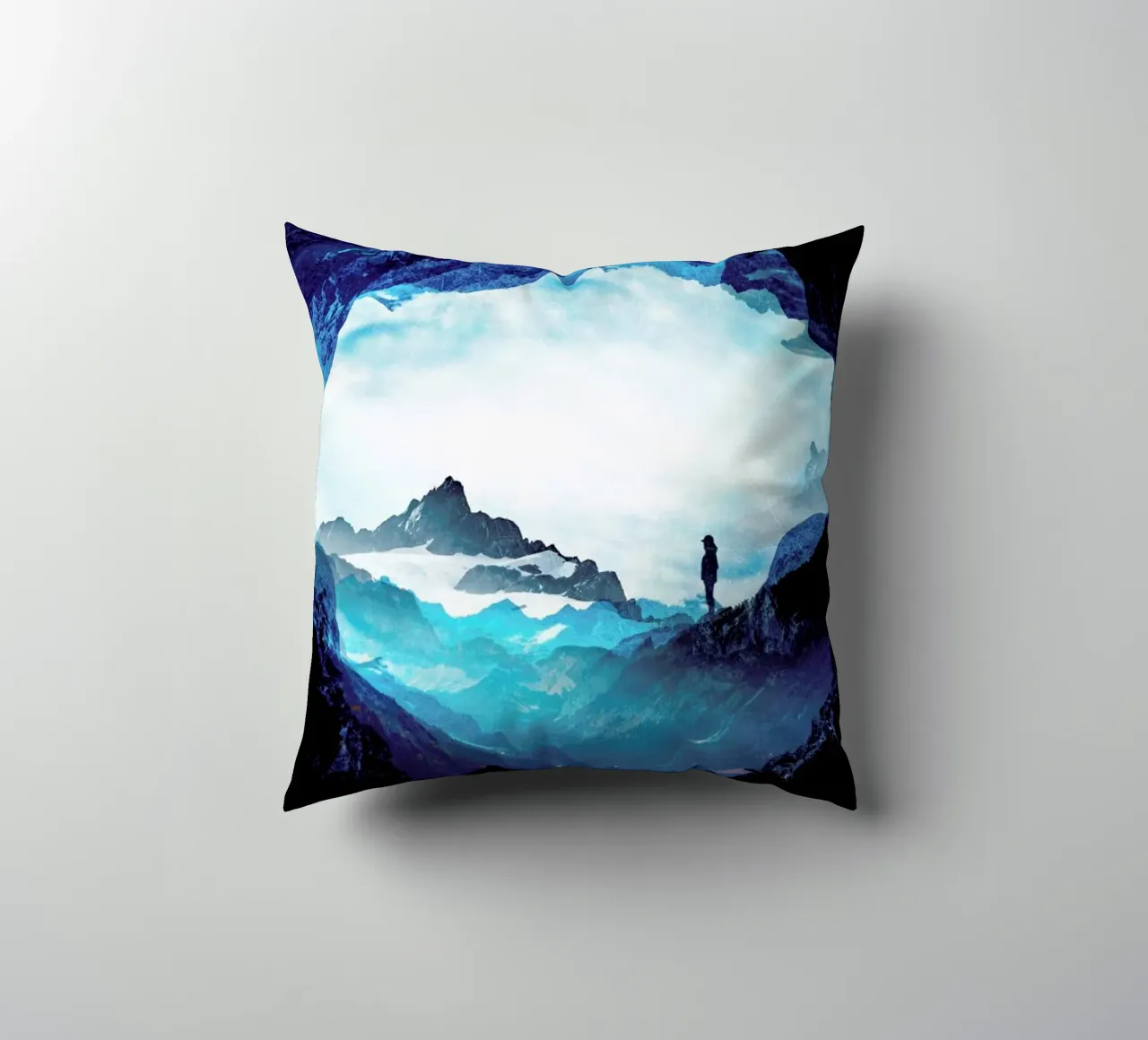 Blue Misty Mountains kussen van Stoian Hitrov