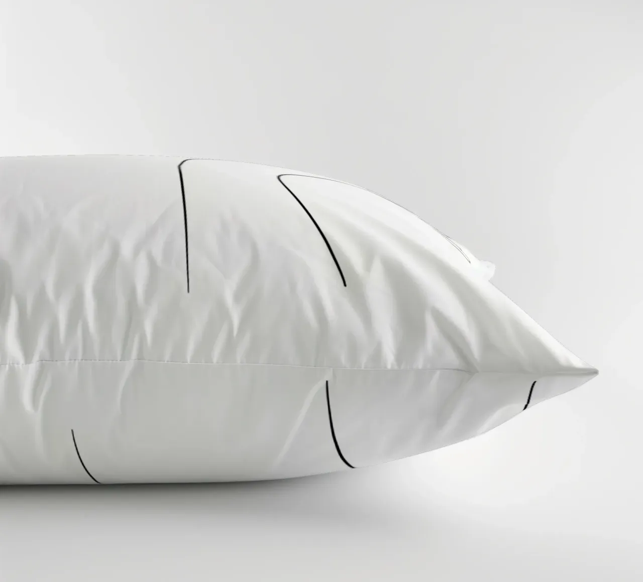 Donna con tazza di caffè in mano cuscino da Aiden Garcia