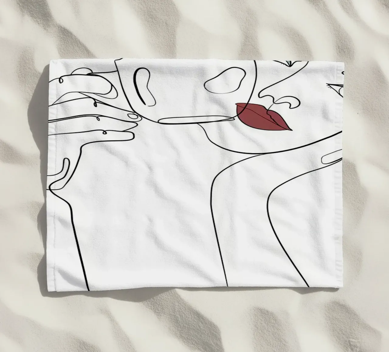 Donna con tazza di caffè in mano telo mare da Aiden Garcia