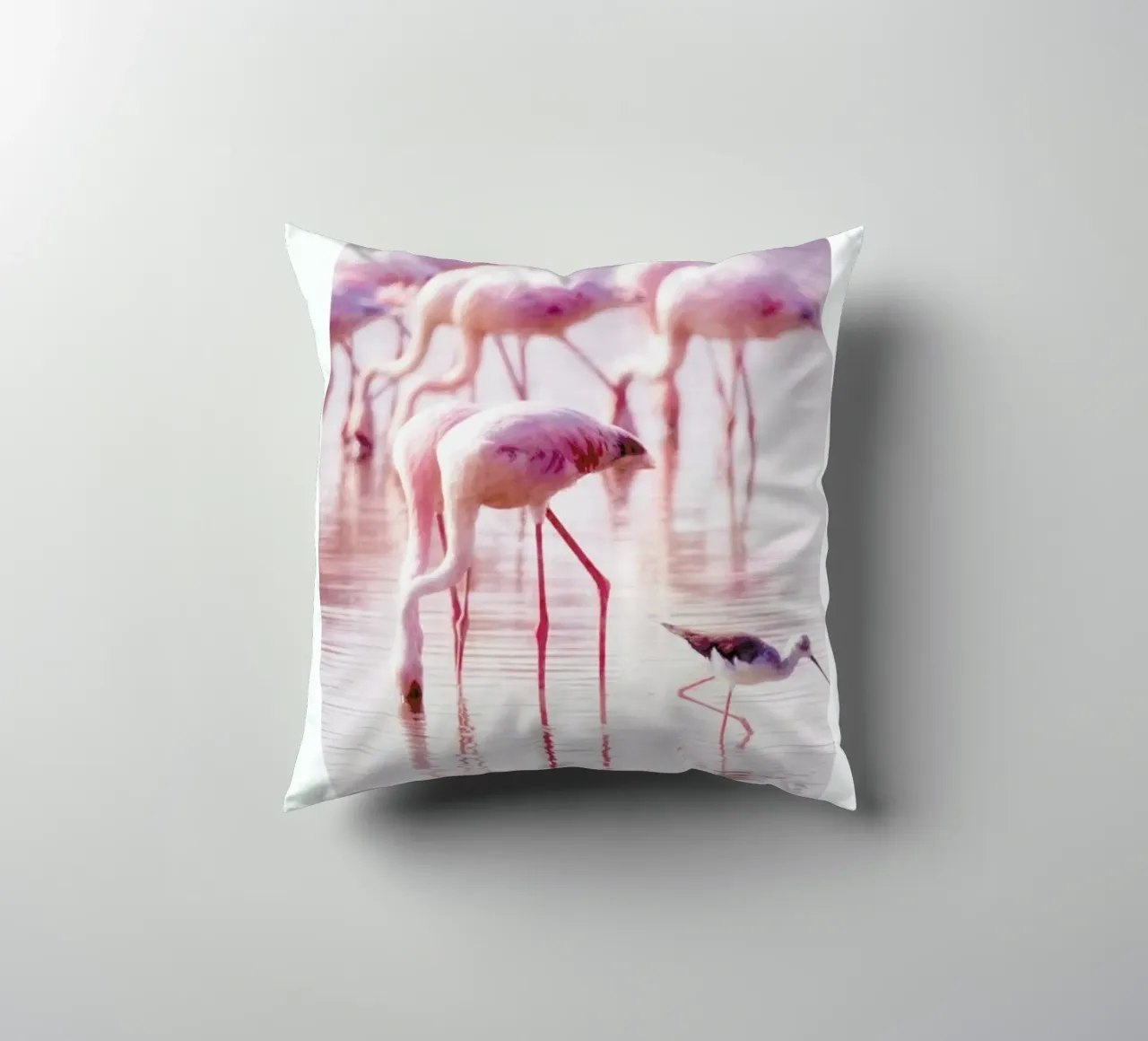 Flamingos in the Shallow cuscino da Natural Kingdom