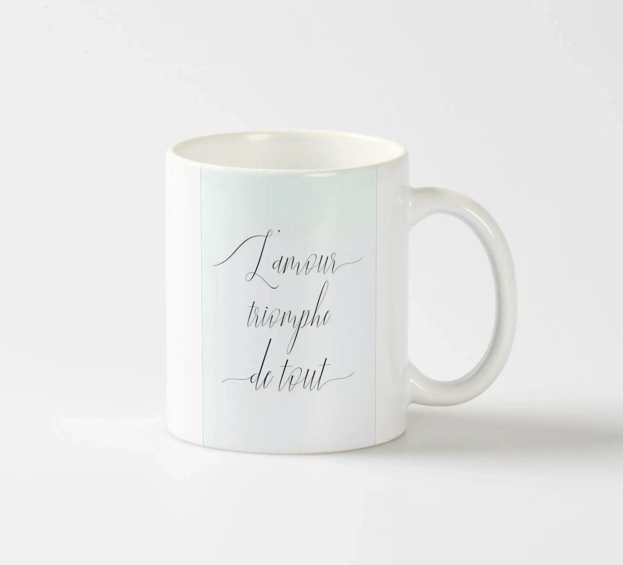L'amour triomphe tazza in ceramica da typed