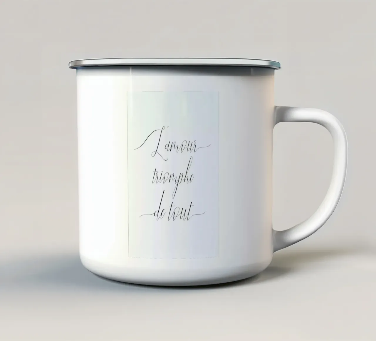 L'amour triomphe mug en émail de typed