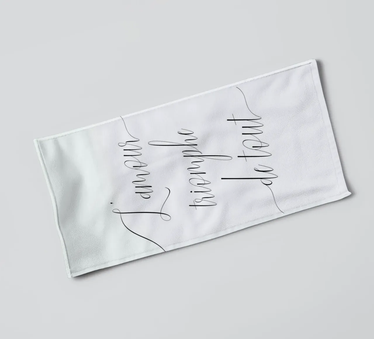 L'amour triomphe towel by typed