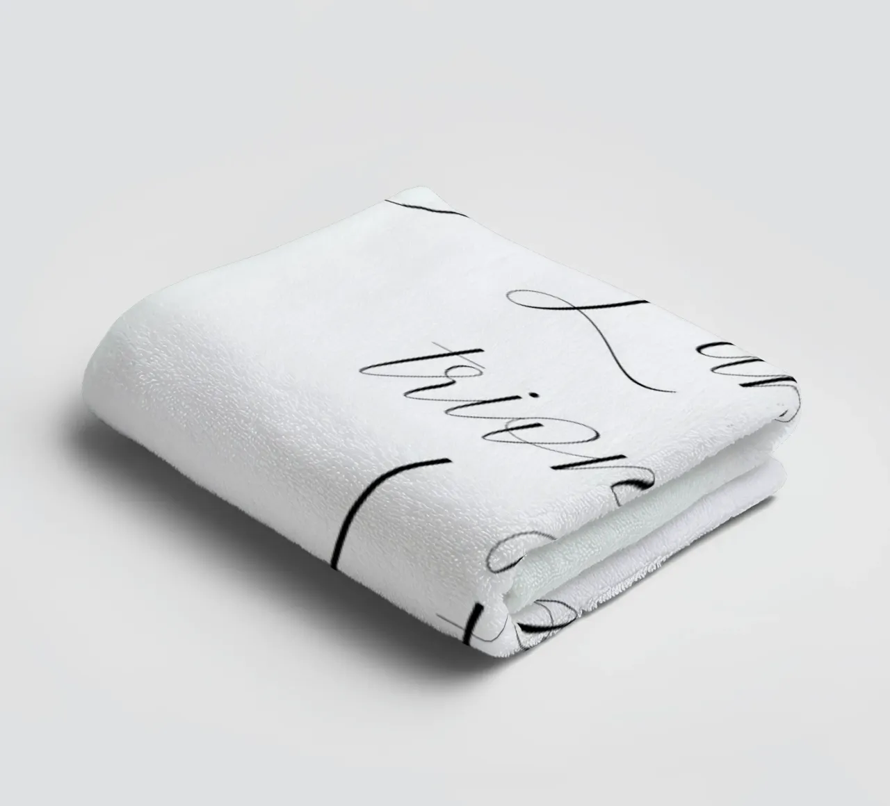 L'amour triomphe towel by typed