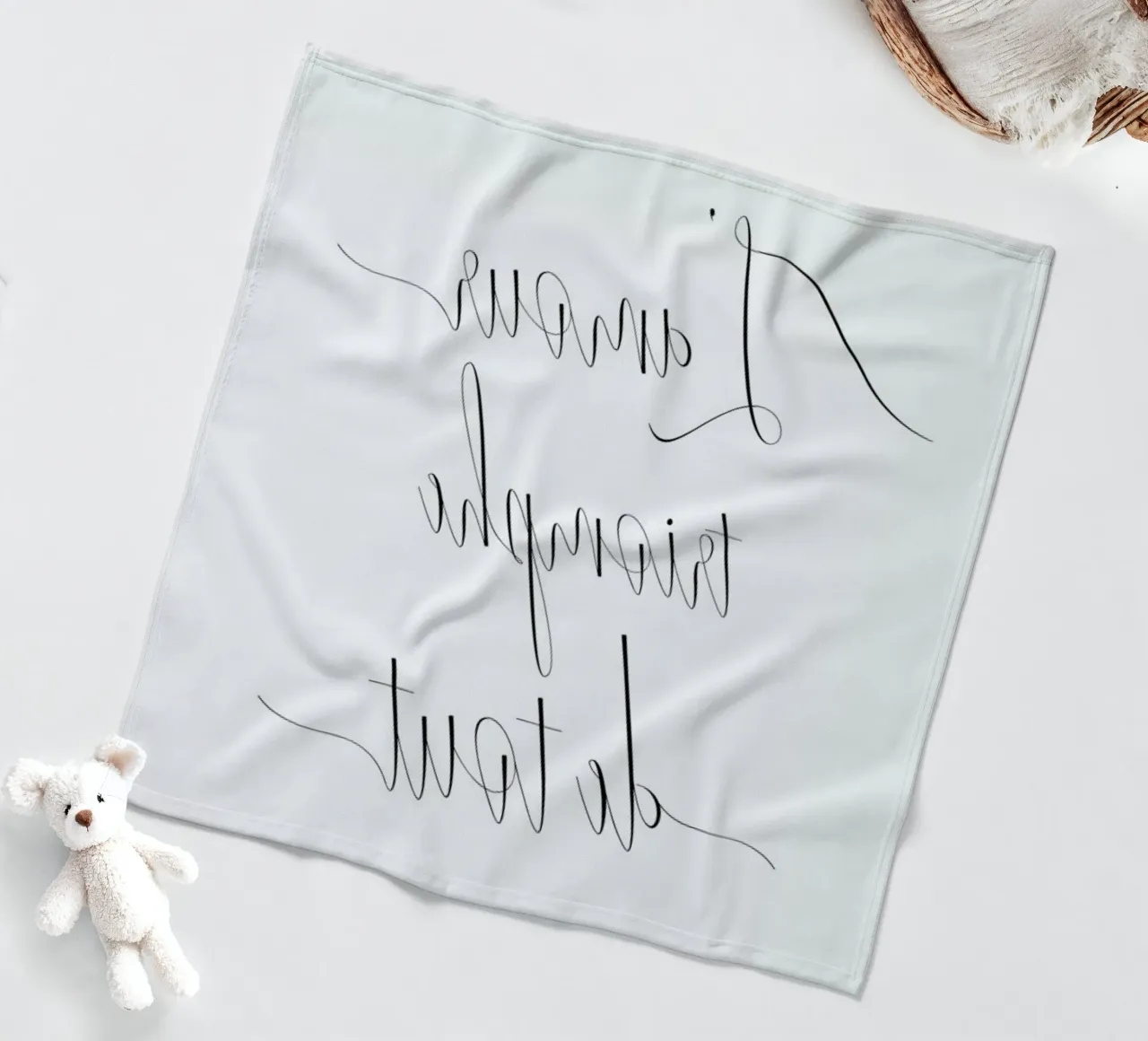 L'amour triomphe coperta in pile da typed