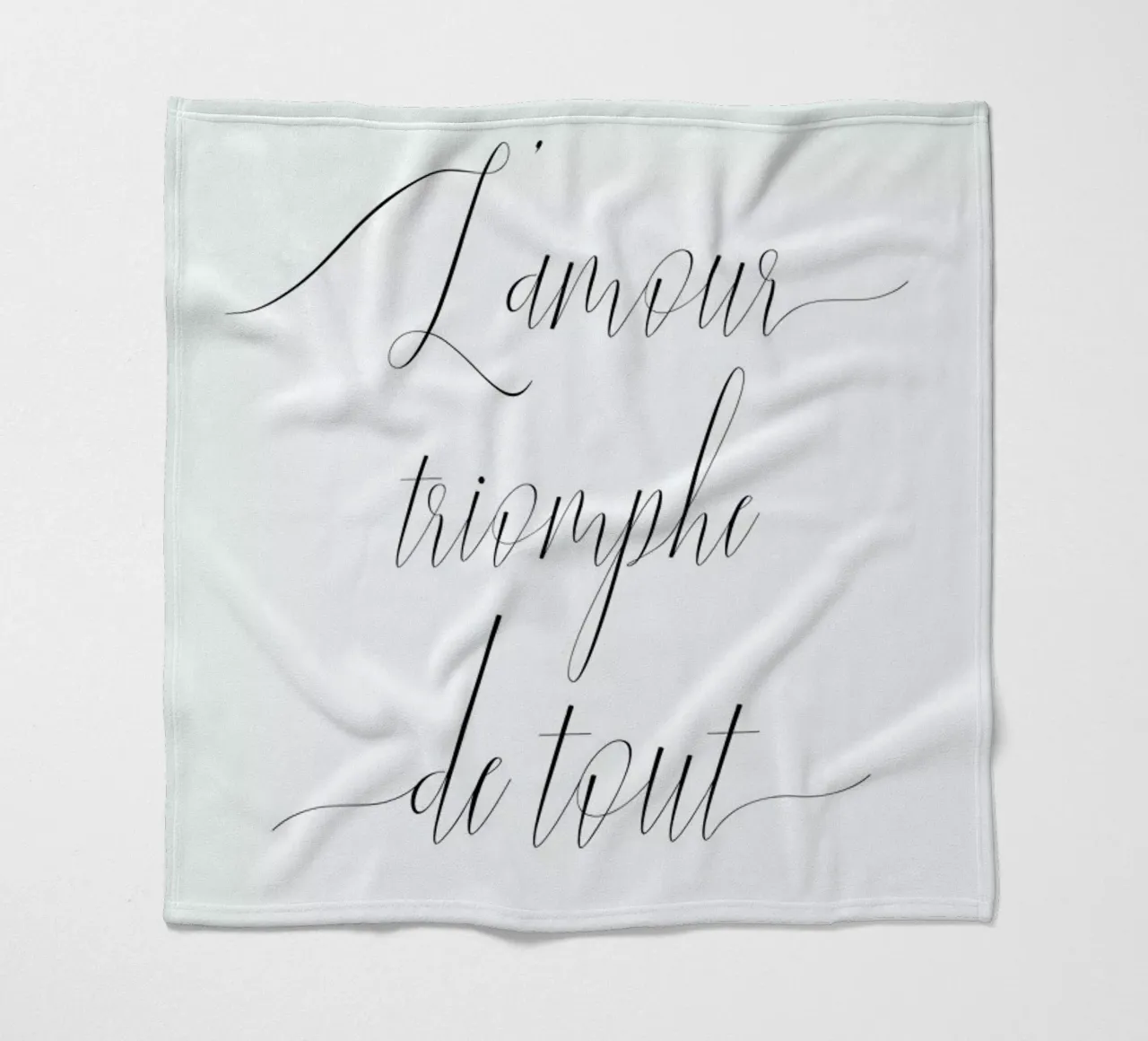 L'amour triomphe coperta in pile da typed