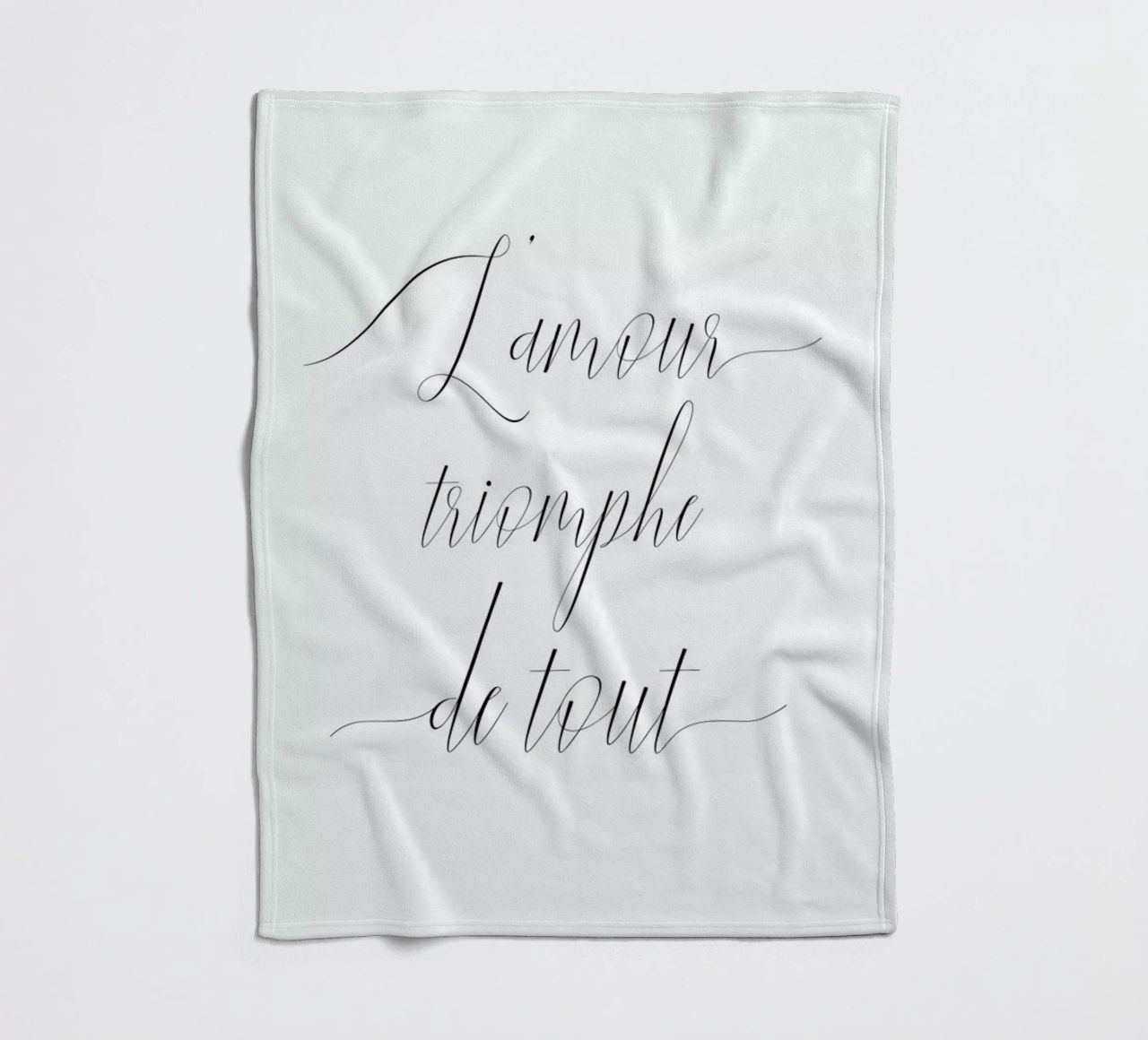 L'amour triomphe coperta in pile da typed