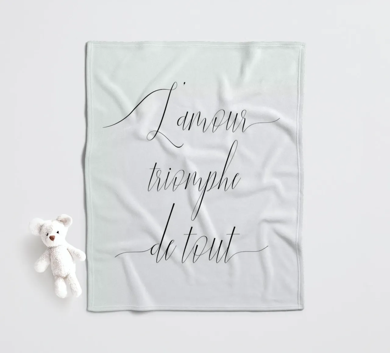 L'amour triomphe coperta in pile da typed