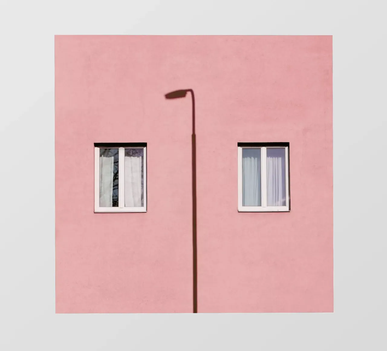 Inbetween pellicola backlit da Rupert Höller