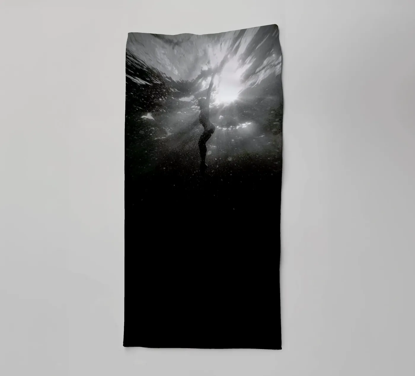 Diving Deep badhanddoek van Chris Abatzis