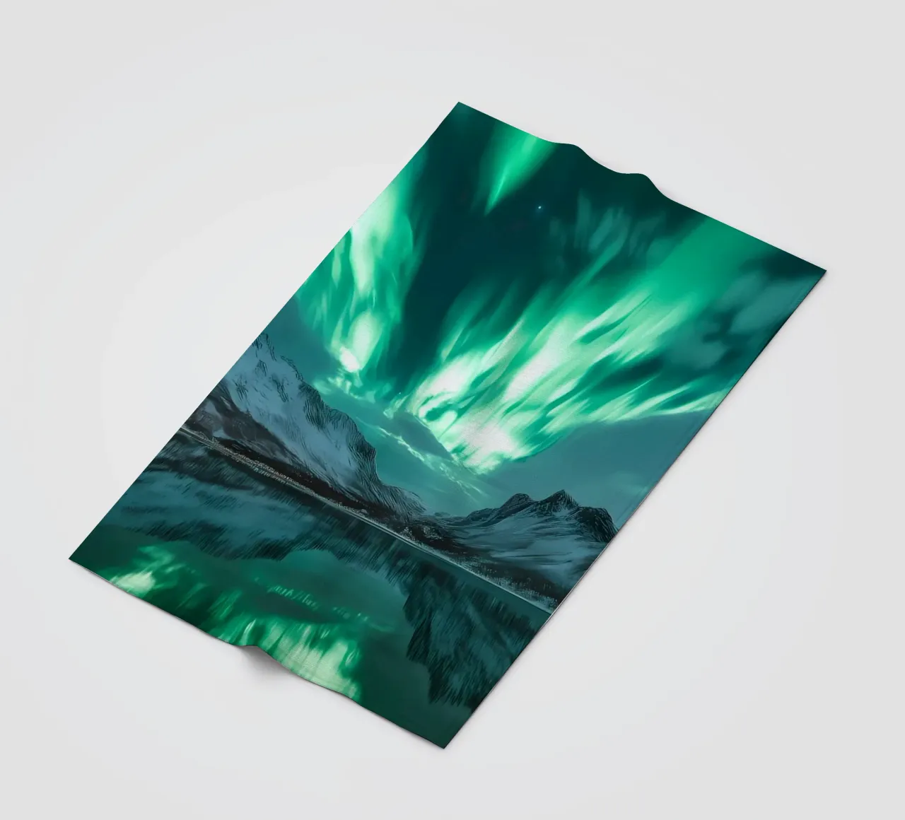 Paesaggio riflesso dell'Aurora Boreale coperta in pile da Matthew Katz