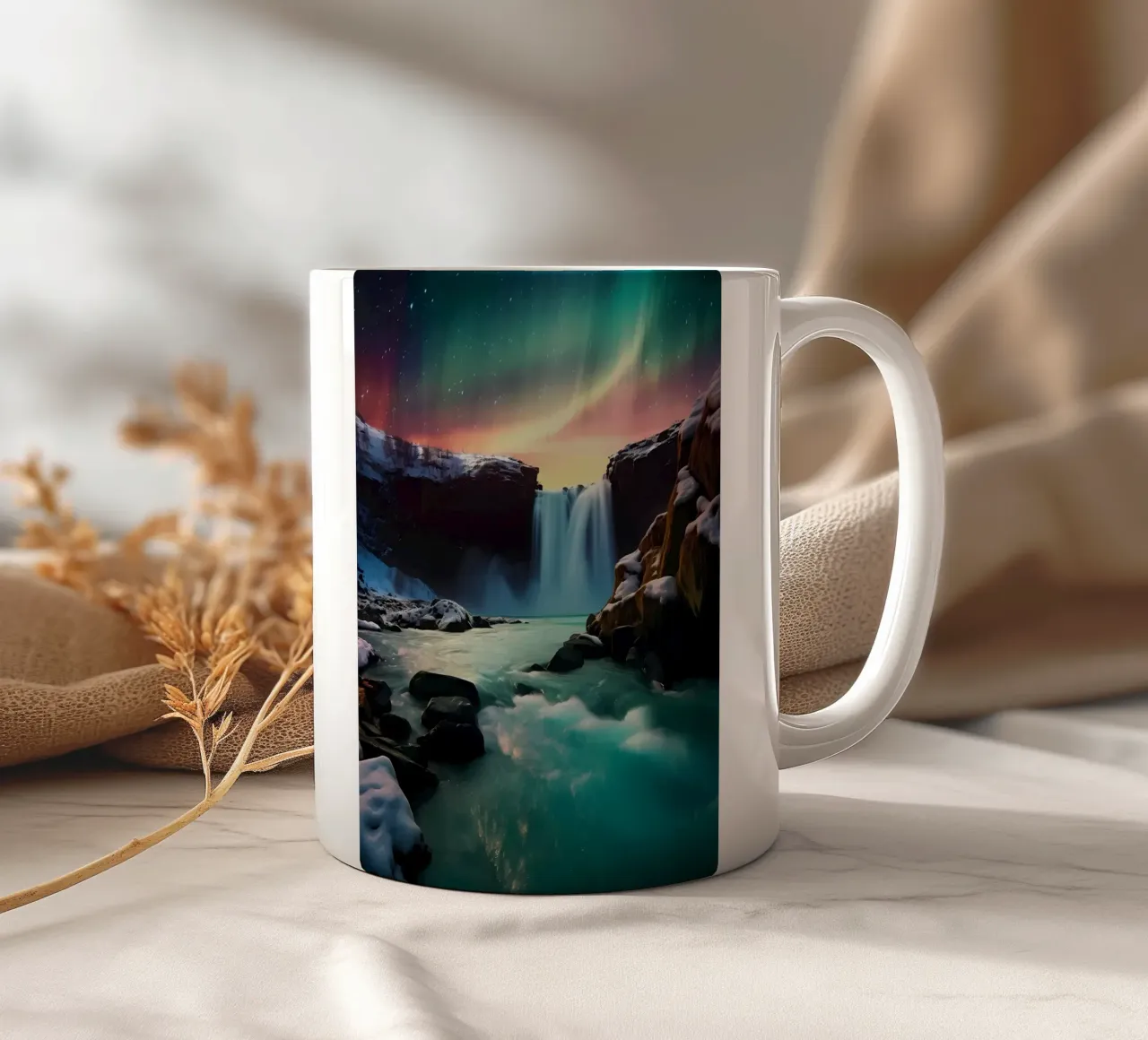 Cascata dell'aurora boreale tazza in ceramica da Matthew Katz