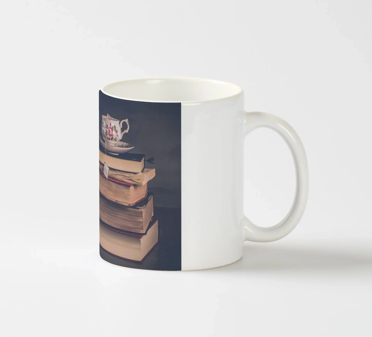 Littérature mug en céramique de Aiden Garcia