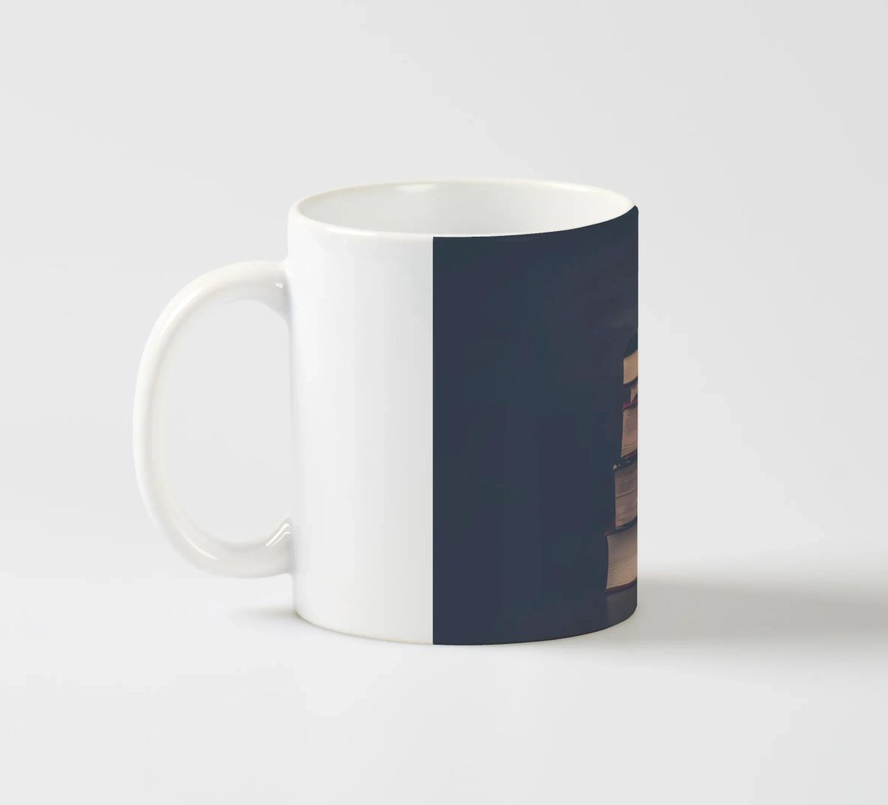 Littérature mug en céramique de Aiden Garcia