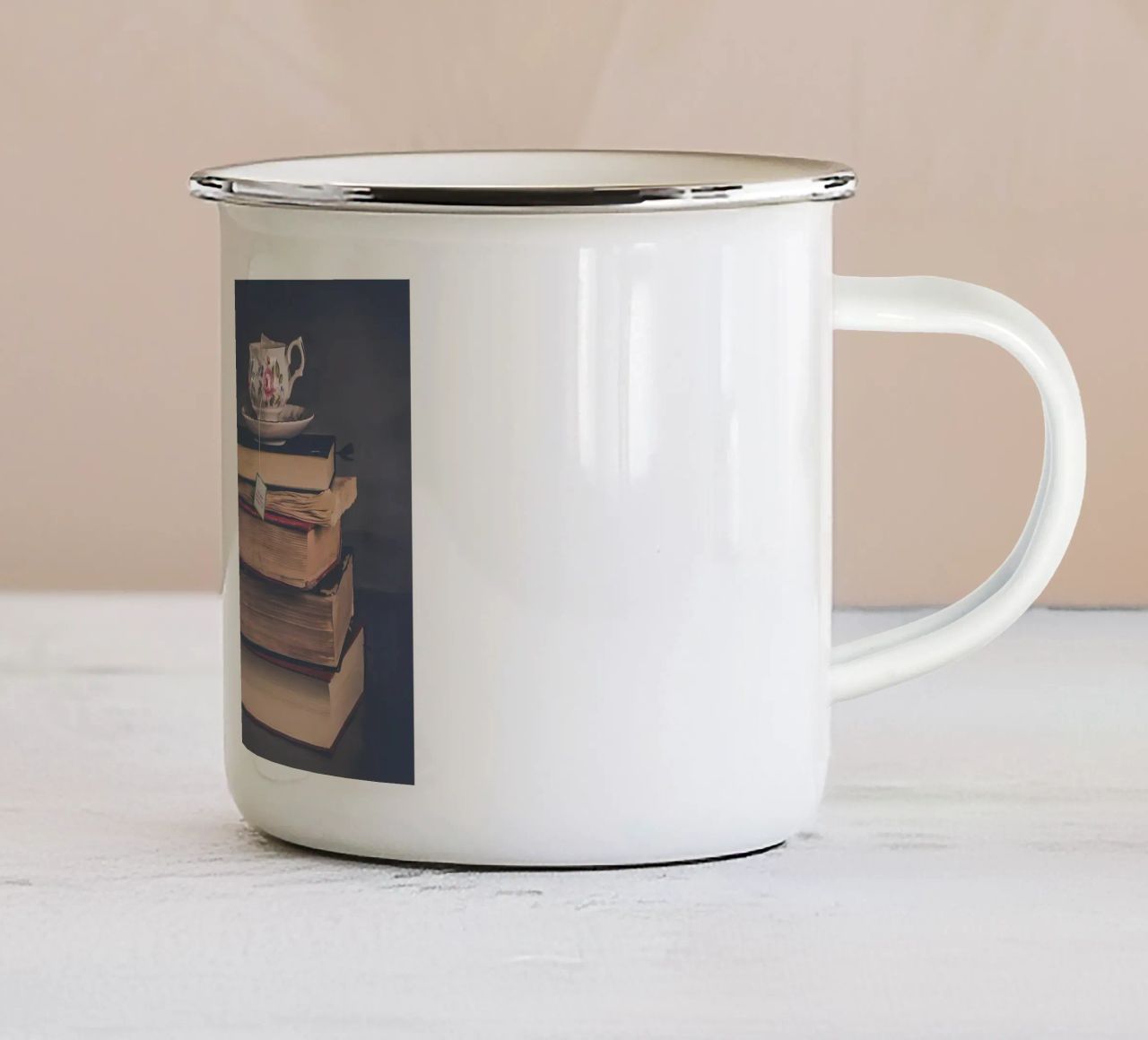 Letteratura tazza in smalto da Aiden Garcia