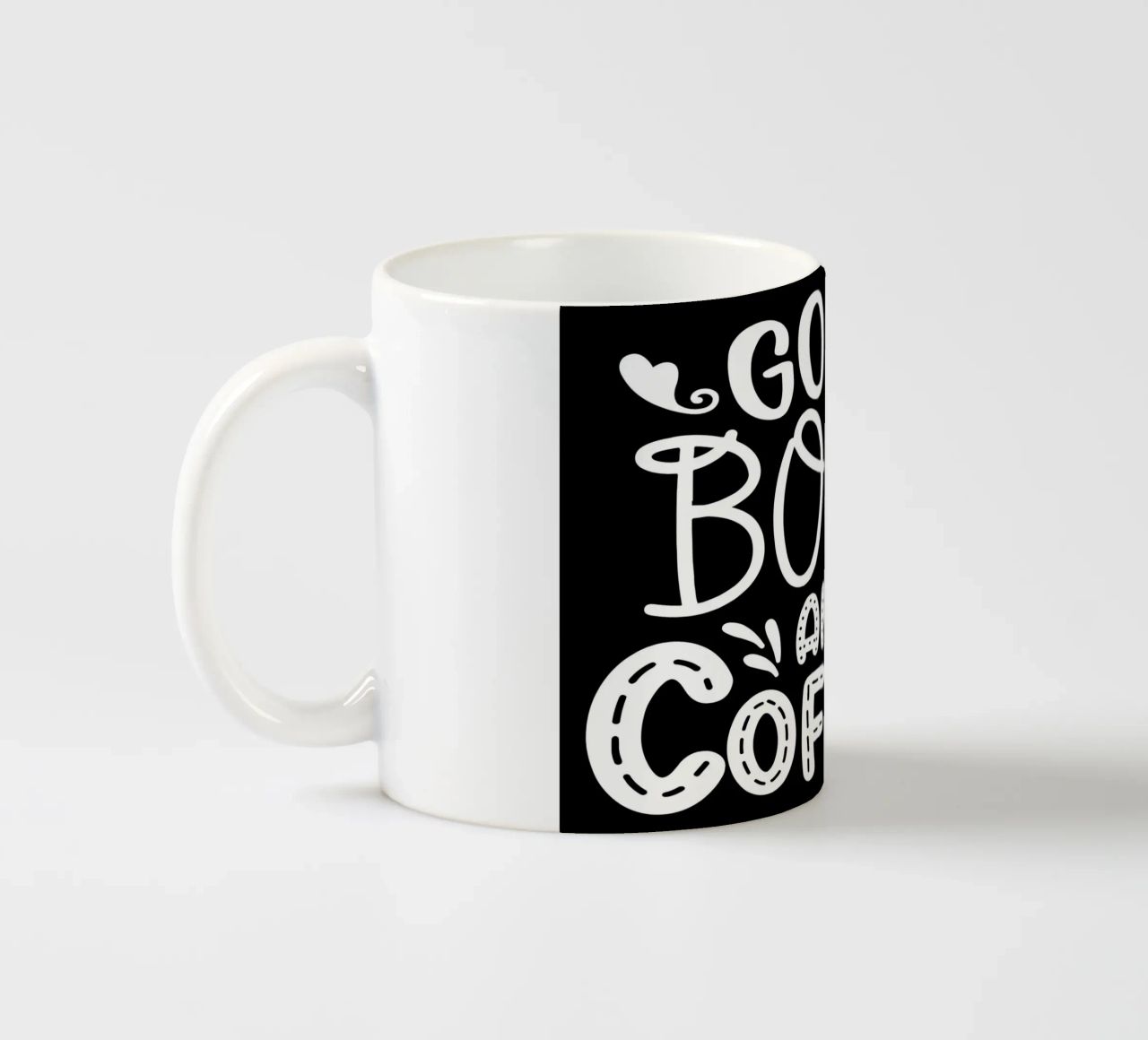 Un buon libro e un caffè tazza in ceramica da Aiden Garcia