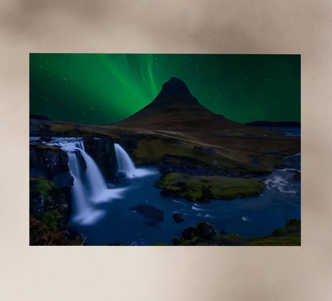 Kirkjufell pellicola backlit da Matthew Katz