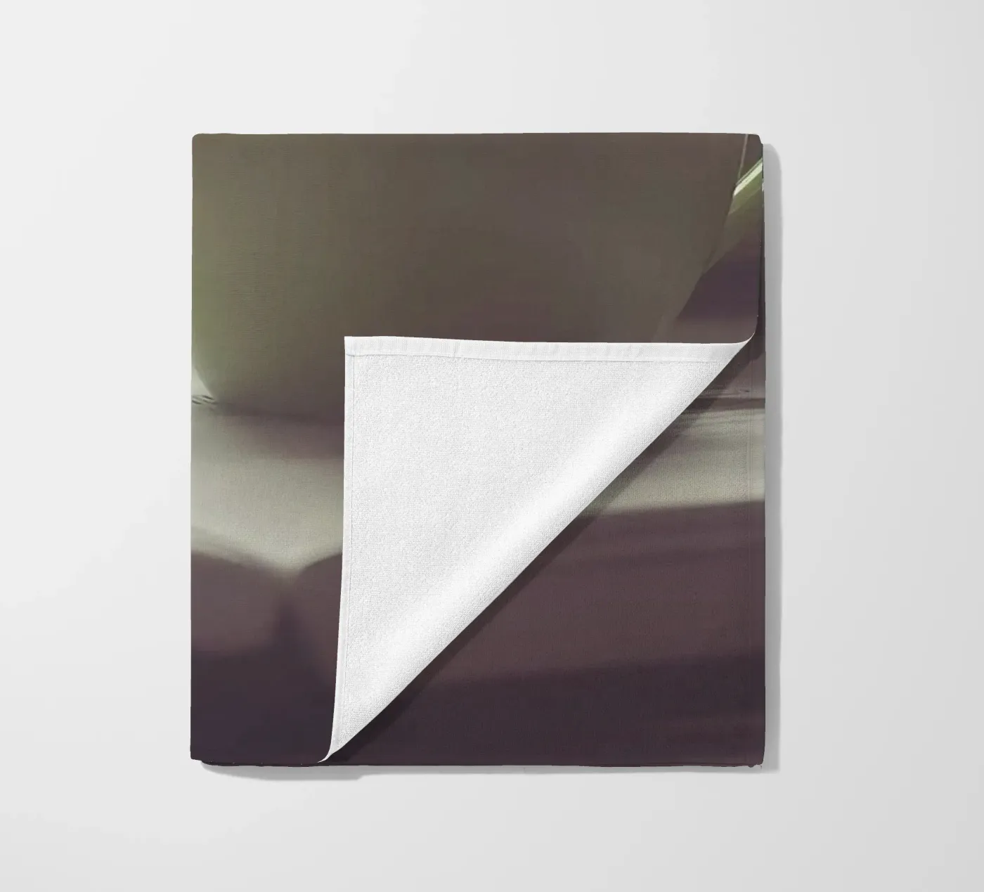 Coffee while reading Strandtuch von Aiden Garcia