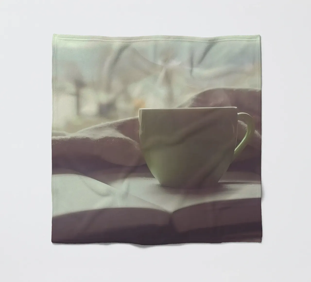 Kaffee beim lesen Fleecedecke von Aiden Garcia