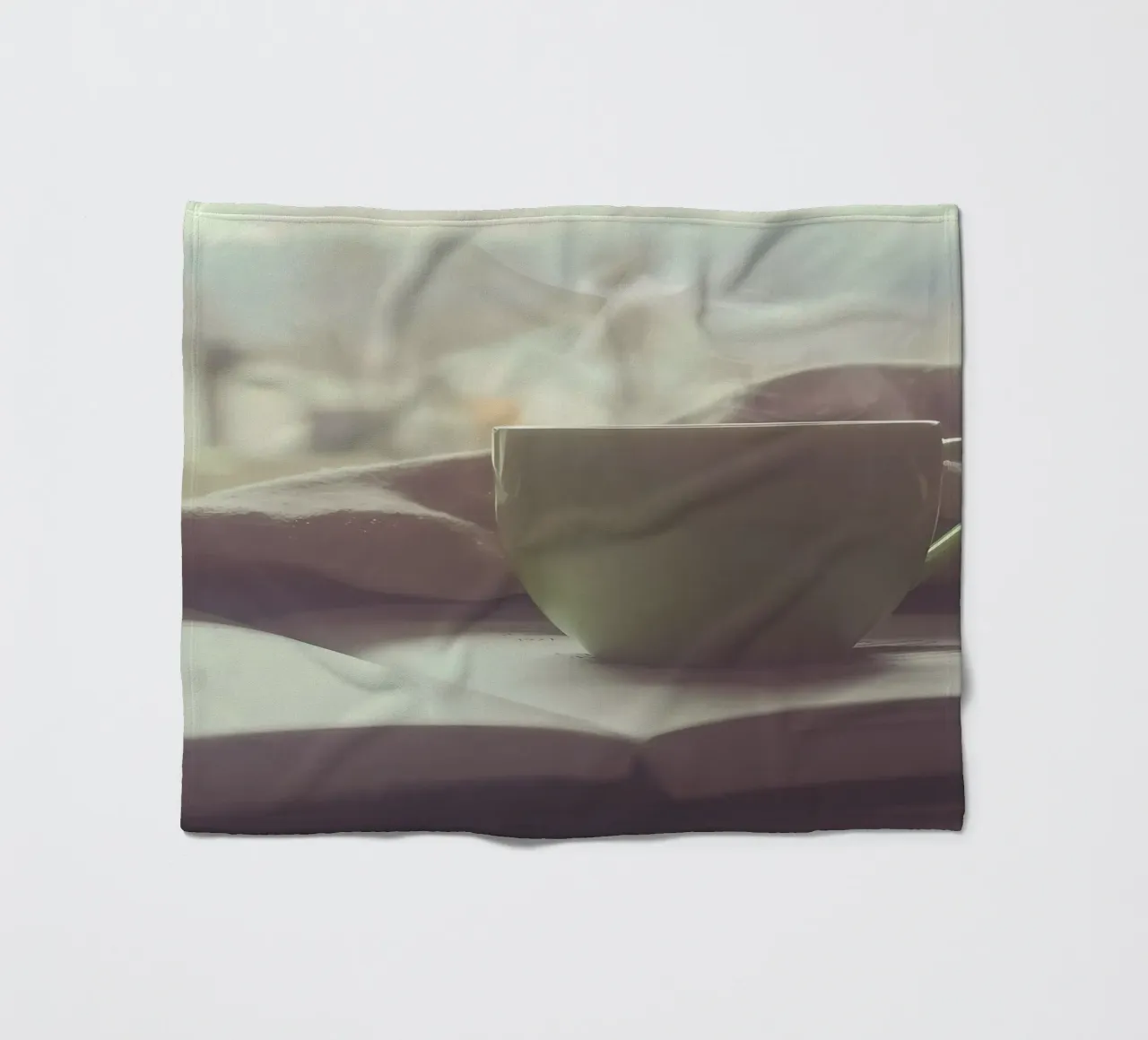 Kaffee beim lesen Fleecedecke von Aiden Garcia