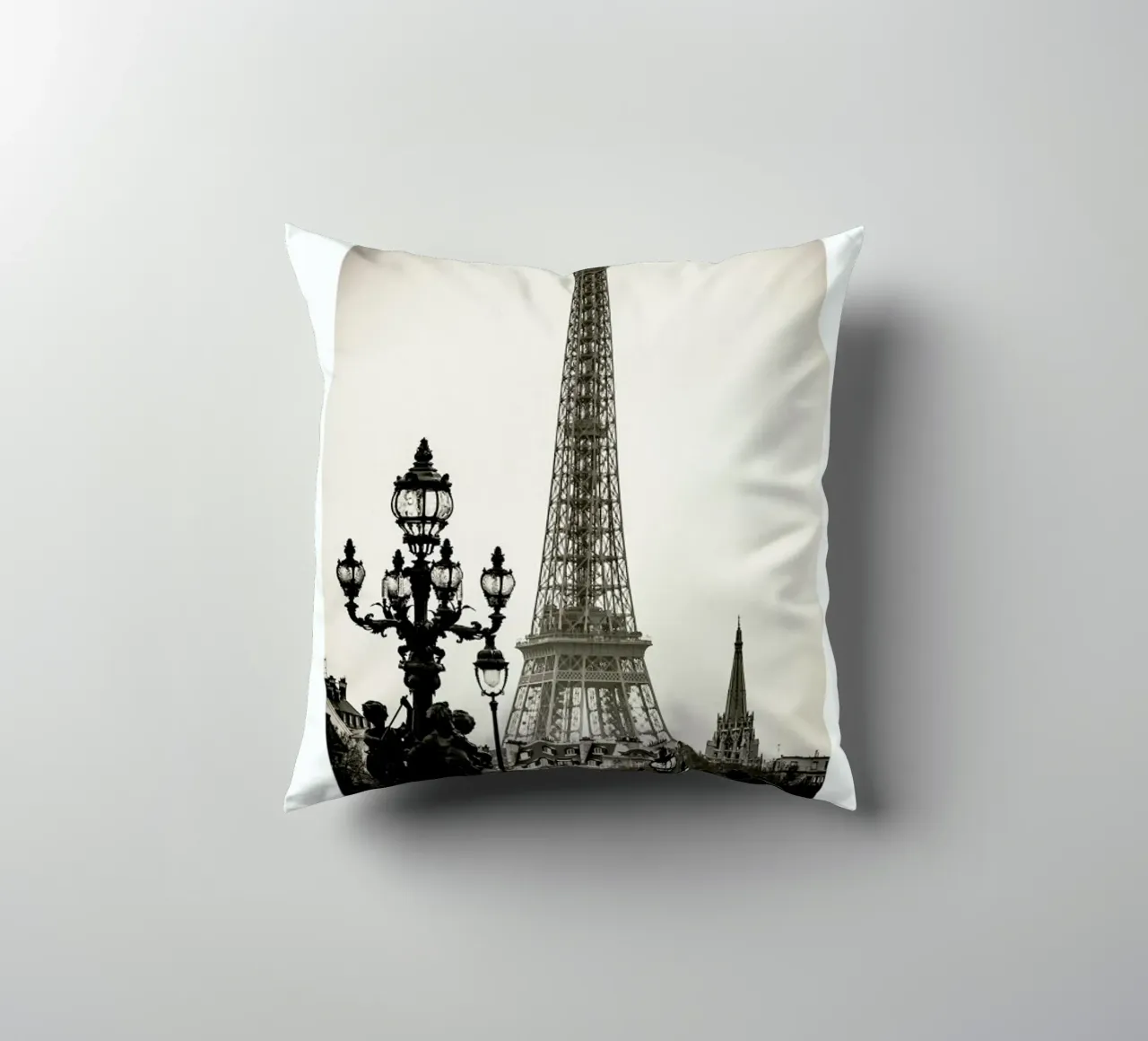 Eiffel Tower Kissen von METROPOLIS