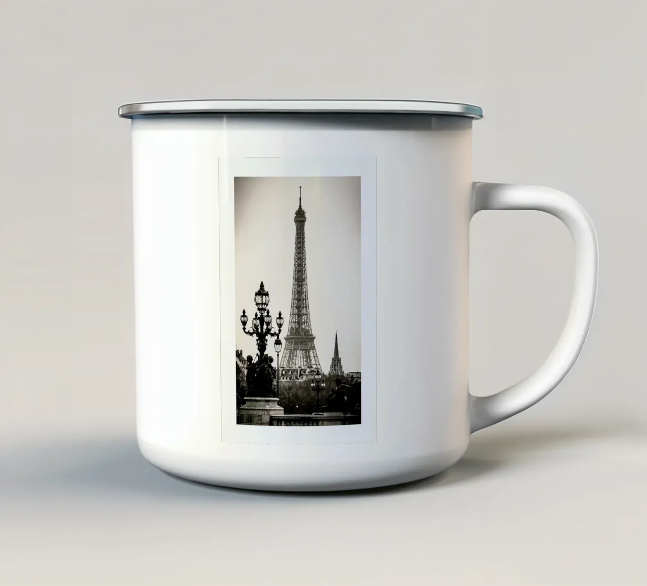 Eiffel Tower Emaille Tasse von METROPOLIS