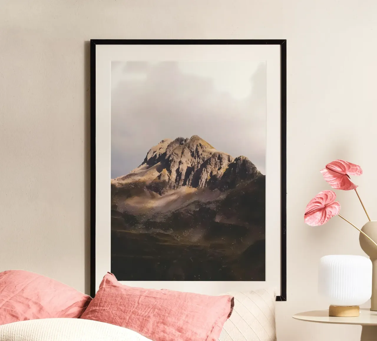 Montagna 71 poster con telaio in legno da Matthew Katz