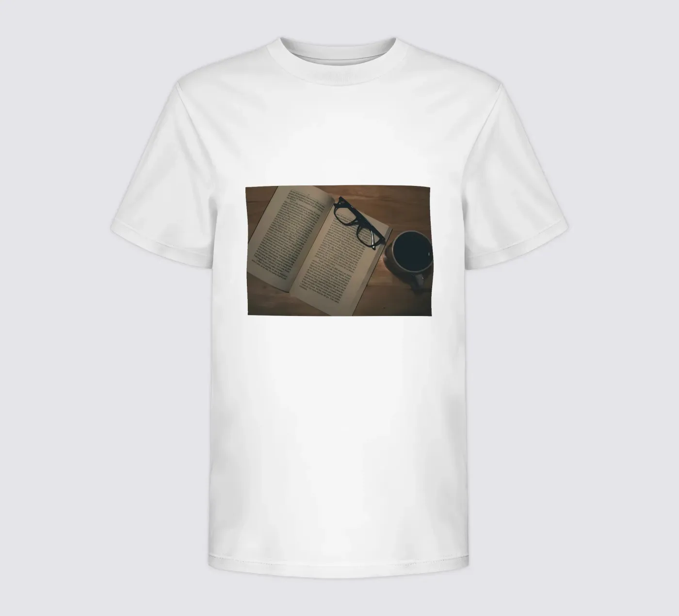 coffee and books t-shirt bambini da Aiden Garcia