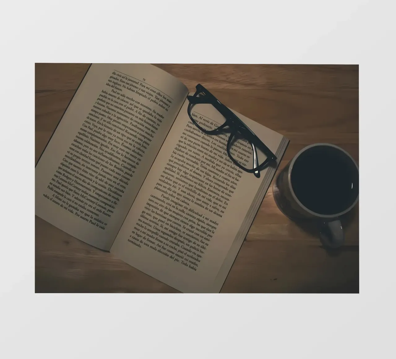 caffè e libri telo in pvc da Aiden Garcia