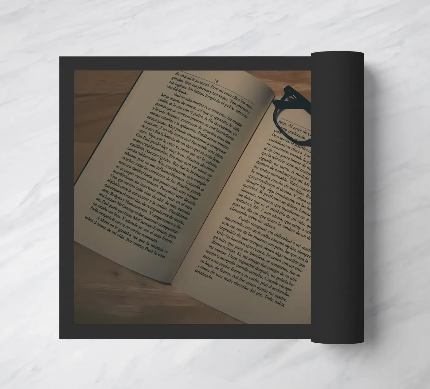 Kaffee und Bücher Fußmatte von Aiden Garcia