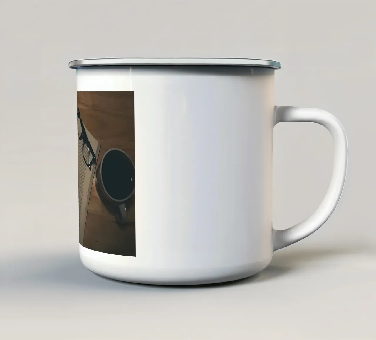 caffè e libri tazza in smalto da Aiden Garcia