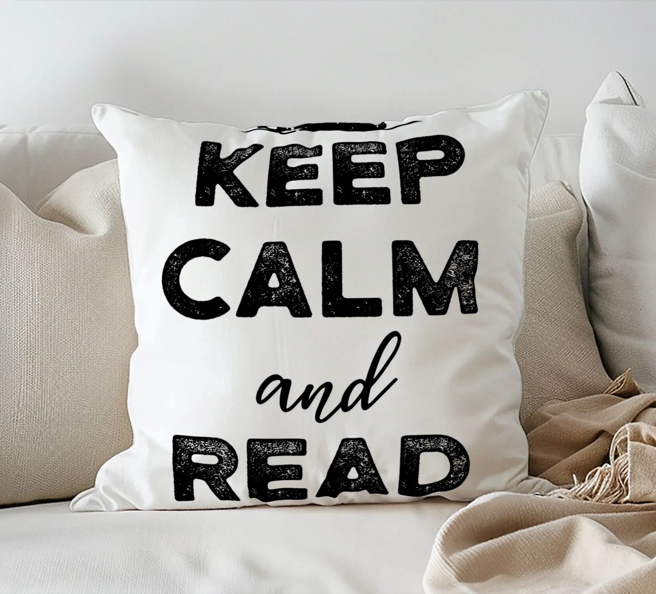 Mantenere la calma e leggere cuscino da Aiden Garcia