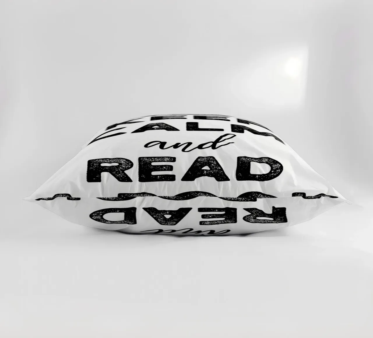 Mantenere la calma e leggere cuscino da Aiden Garcia